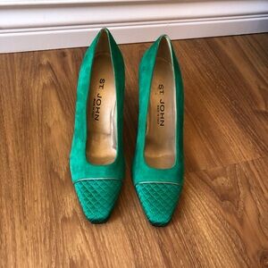 VINTAGE Emerald Green St. John Heels